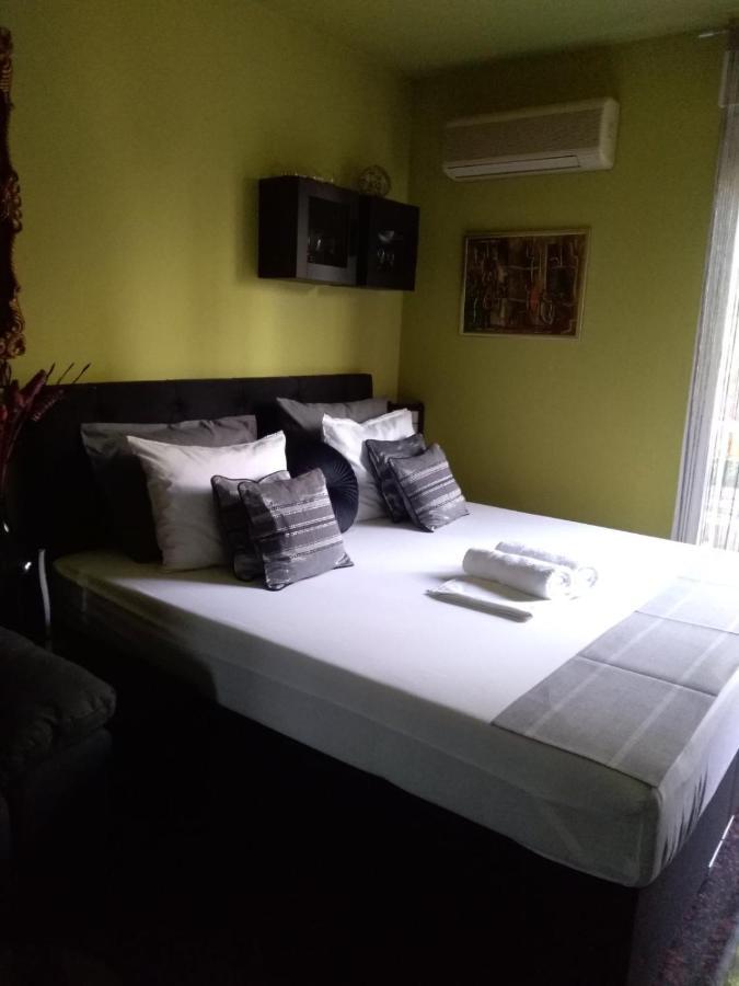 Luxury Apartments Kyara สปลิท ภายนอก รูปภาพ