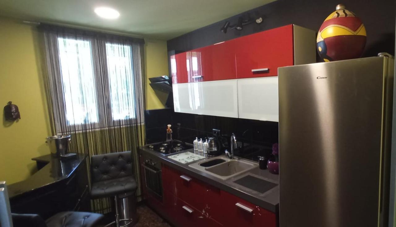 Luxury Apartments Kyara สปลิท ภายนอก รูปภาพ