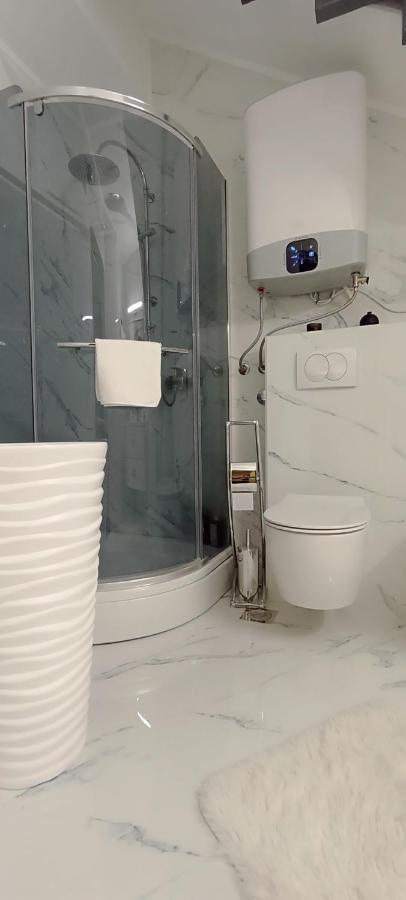 Luxury Apartments Kyara สปลิท ภายนอก รูปภาพ